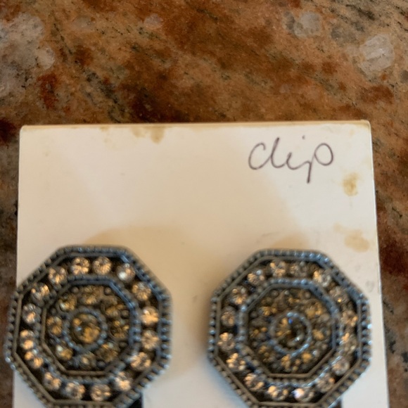 Clip Earrings - Picture 2 of 3